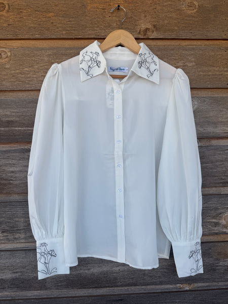 The Buckin’ Bella Top
